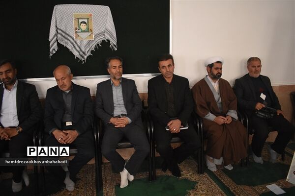 اعزام دانش‌آموزان دختر بهاباد به اردوی راهیان نور