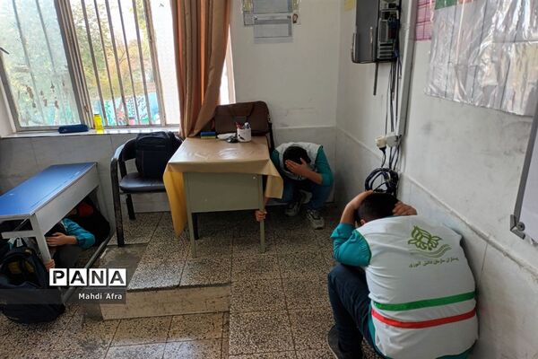 بیست و پنجمین مانور سراسری زلزله و ایمنی در دبستان شهید مرتب بهبهان