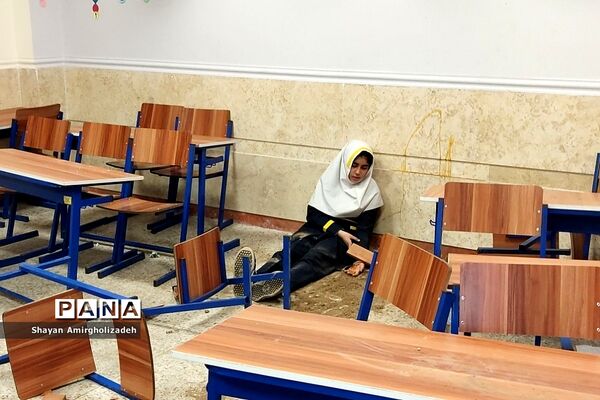 بیست و پنجمین مانور سراسری زلزله و ایمنی در دبستان شهدای ۱۵ خرداد شهرستان قرچک
