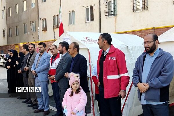 بیست و پنجمین مانور سراسری زلزله و ایمنی در دبستان شهدای ۱۵ خرداد شهرستان قرچک