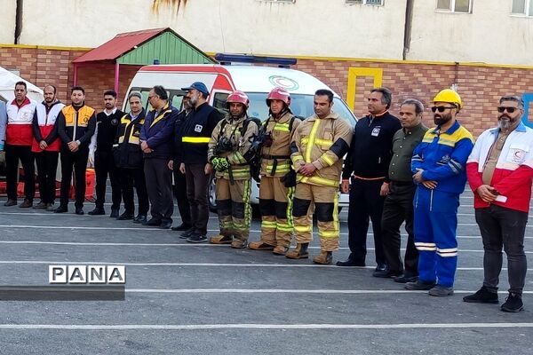 بیست و پنجمین مانور سراسری زلزله و ایمنی در دبستان شهدای ۱۵ خرداد شهرستان قرچک