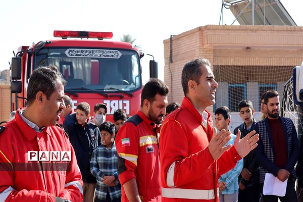 بیست و پنجمین مانور زلزله و ایمنی در مدارس شهرستان میبد