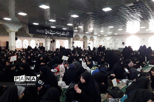 رقابت 1000 دانش‌آموز دختر کاشمر در مسابقه لیگ جت