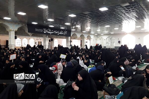 رقابت 1000 دانش‌آموز دختر کاشمر در مسابقه لیگ جت
