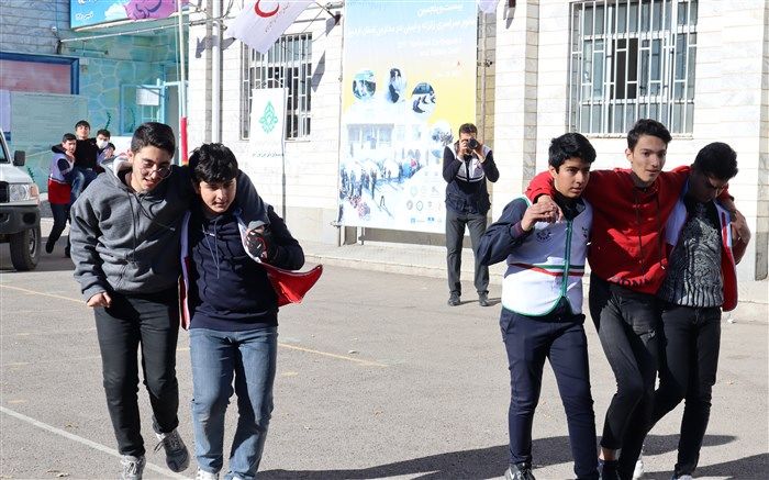 نقش مهم دانش‌آموزان به عنوان سفیران آموزش‌دیده، در کمک به خانواده هنگام حادثه