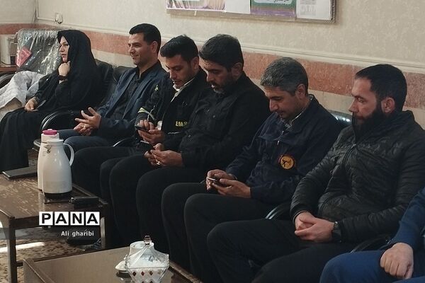 برگزاری مانور سراسری زلزله در دبستان هجده دی ناحیه 2 ری
