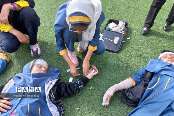 بیست و پنجمین مانور سراسری  زلزله در آموزش و پرورش رودهن