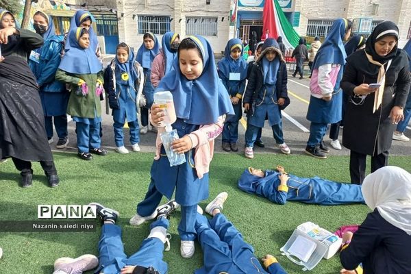 بیست و پنجمین مانور سراسری  زلزله در آموزش و پرورش رودهن