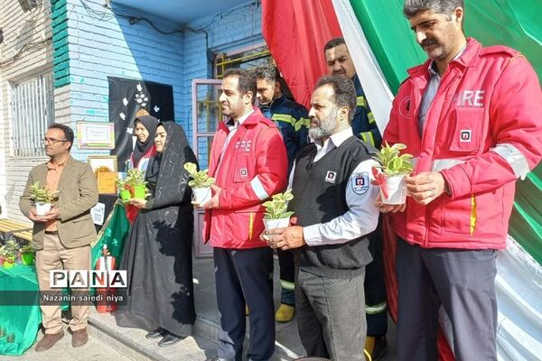 بیست و پنجمین مانور سراسری  زلزله در آموزش و پرورش رودهن