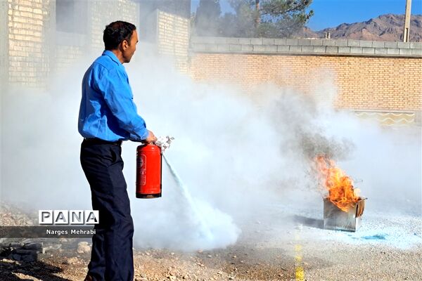 بیست و پنجمین مانور سراسری زلزله در مدارس شهر سورمق