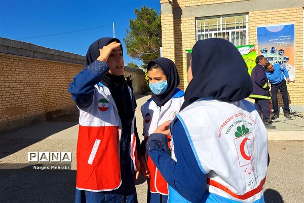 بیست و پنجمین مانور سراسری زلزله در مدارس شهر سورمق