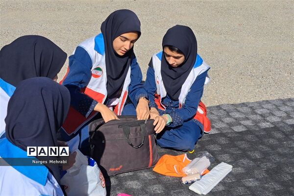بیست و پنجمین مانور سراسری زلزله در مدارس شهر سورمق