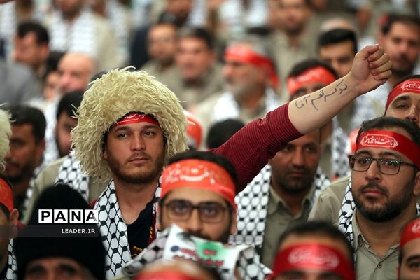 دیدار هزاران نفر از بسیجیان با رهبر معظم انقلاب