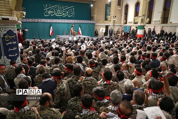 دیدار هزاران نفر از بسیجیان با رهبر معظم انقلاب