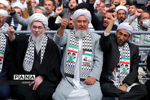 دیدار هزاران نفر از بسیجیان با رهبر معظم انقلاب