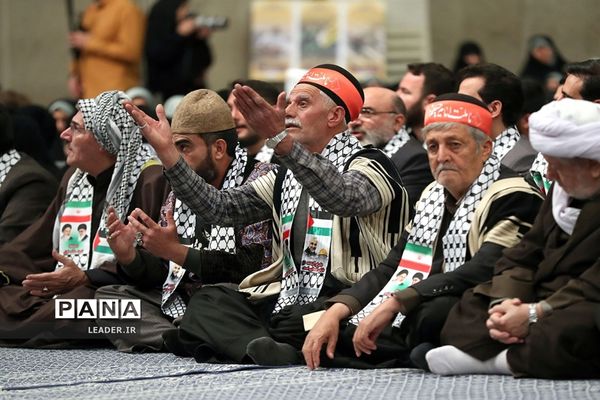 دیدار هزاران نفر از بسیجیان با رهبر معظم انقلاب
