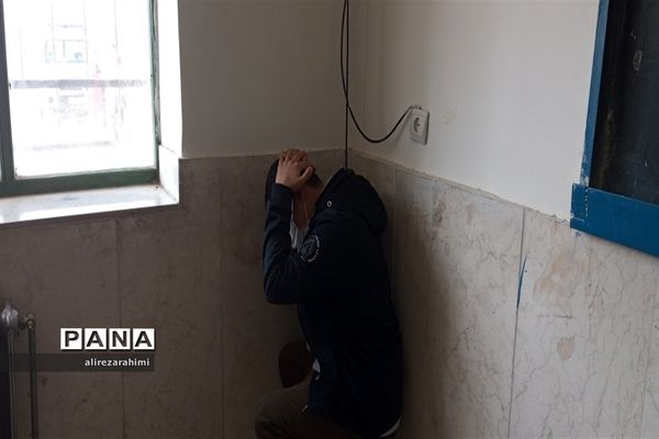 آیین نمادین مانور زلزله در دبیرستان شهید مطهری شهرستان فیروزکوه