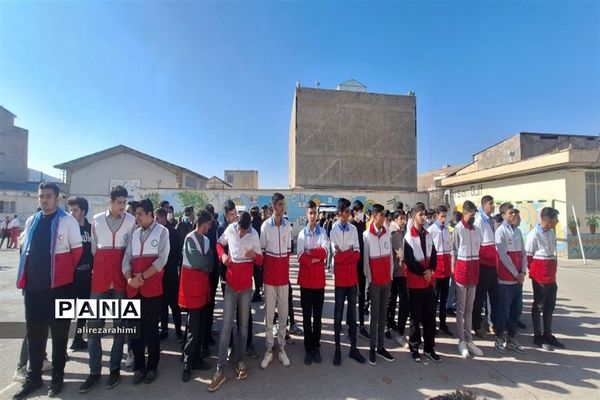 آیین نمادین مانور زلزله در دبیرستان شهید مطهری شهرستان فیروزکوه