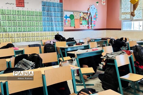 بیست‌وپنجمین مانور زلزله در مدرسه سحر پاکدشت