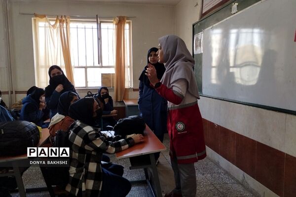 برگزاری مانور زلزله درمدارس کهریزک و باقرشهر