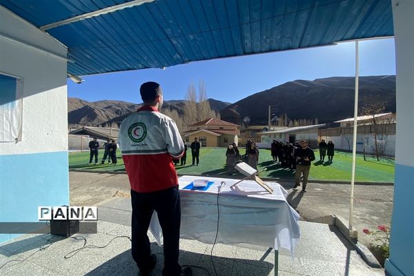 نواخته‌شدن زنگ مانور زلزله در مدارس بلده