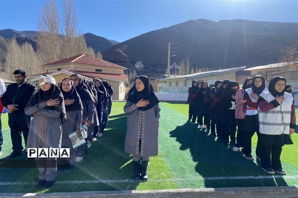 نواخته‌شدن زنگ مانور زلزله در مدارس بلده