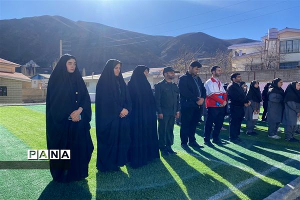 نواخته‌شدن زنگ مانور زلزله در مدارس بلده