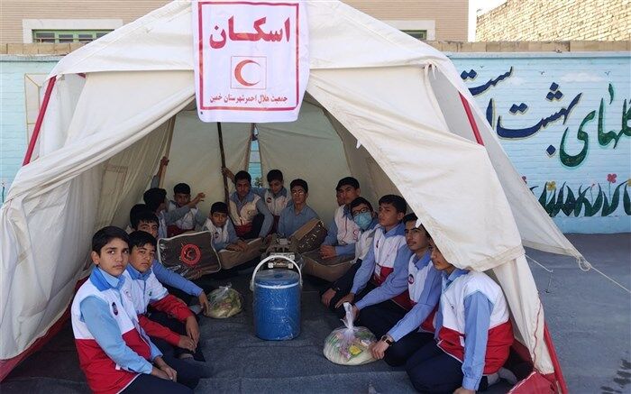 آموزش بیش‌ از ۲۰۰ مدرسه و هزار دانش‌آموز در راستای مقابله با حوادث طبیعی/ فیلم