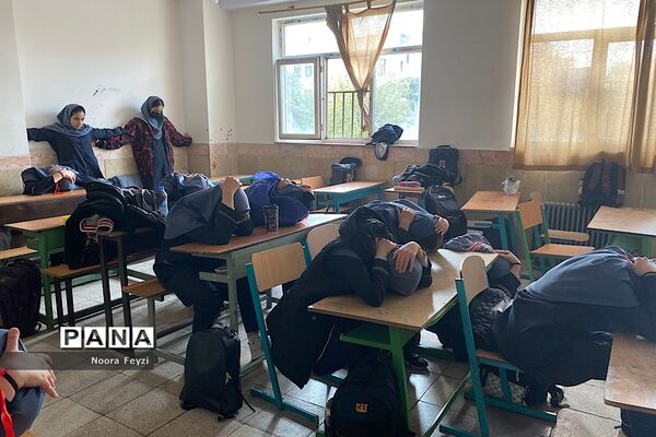 برگزاری مانور زلزله در دبیرستان بعثت ناحیه یک شهرری