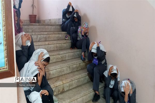 برگزاری مانور زلزله در دبستان افشار نژاد ۲