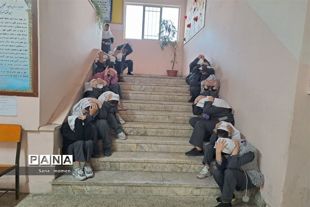 برگزاری مانور زلزله در دبستان افشار نژاد ۲