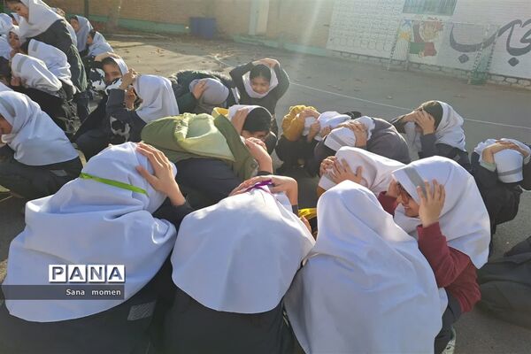 برگزاری مانور زلزله در دبستان افشار نژاد ۲
