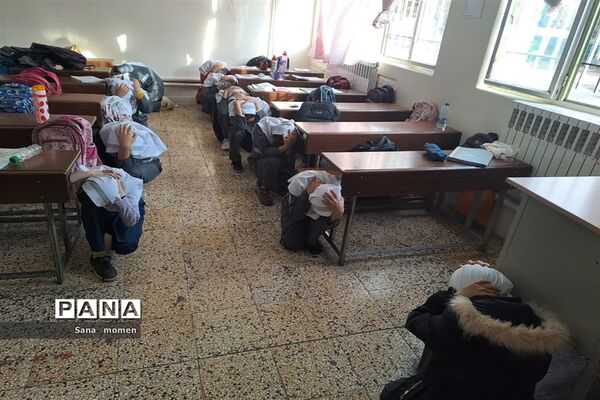 برگزاری مانور زلزله در دبستان افشار نژاد ۲