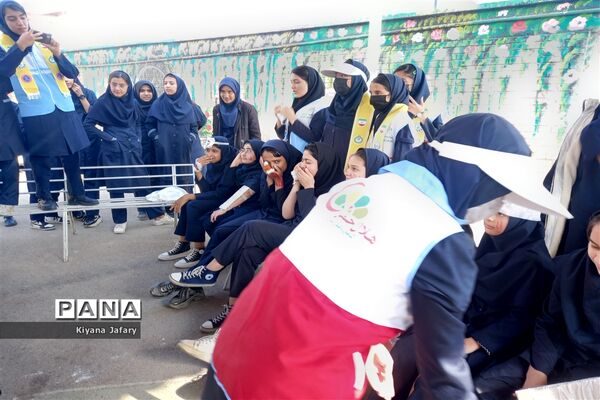 برگزاری بیست وپنجمین مانور سراسری زلزله و ایمنی در دبیرستان مرحوم فخرایی