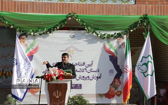 آیین افتتاح دبستان ۱۲ کلاسه در منطقه تبادکان