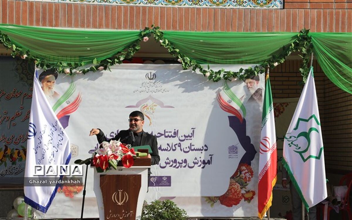 آیین افتتاح دبستان ۱۲ کلاسه در منطقه تبادکان