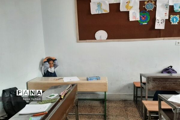 مانور زلزله درآموزشگاه ربابه هاشمیان یزدی شیروان