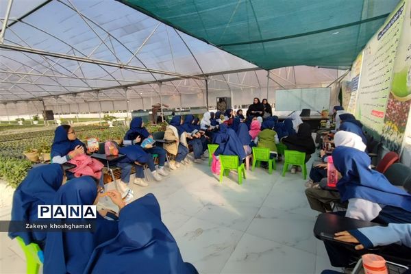 بازدید دانش‌آموزان مدرسه شهید خاقانی شیروان از بوستان ترافیک و گلخانه گل و گیاه و دریافت کارت همیار پلیس