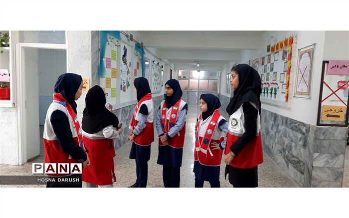 آموزش نکات ایمنی به دانش‌آموزان باعث بالارفتن سطح علمی آنها در برابر حوادث طبیعی می‌شود/فیلم