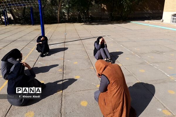 برگزاری مانور زلزله در دبیرستان‌های قم