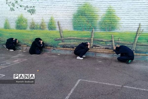 برگزاری مانور زلزله در دبیرستان‌های قم