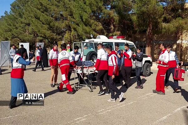 برگزاری مانور زلزله در دبیرستان‌های قم