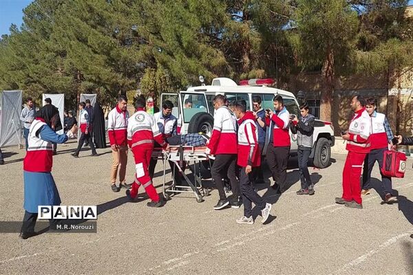 برگزاری مانور زلزله در دبیرستان‌های قم