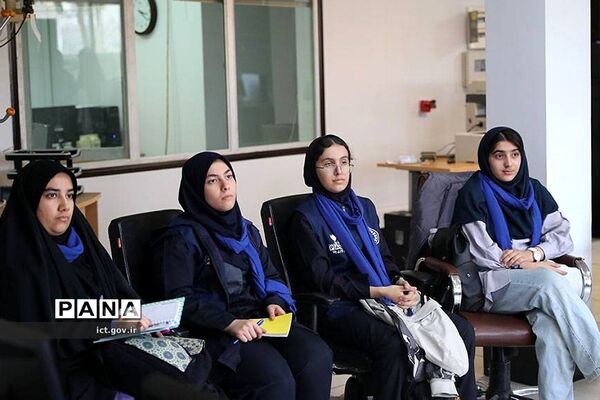 اردوی علمی راهیان پیشرفت دانش‌آموزی ‌از سازمان فضایی ایران
