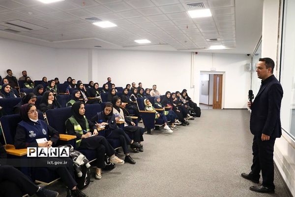 اردوی علمی راهیان پیشرفت دانش‌آموزی ‌از سازمان فضایی ایران