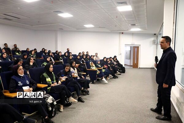 اردوی علمی راهیان پیشرفت دانش‌آموزی ‌از سازمان فضایی ایران