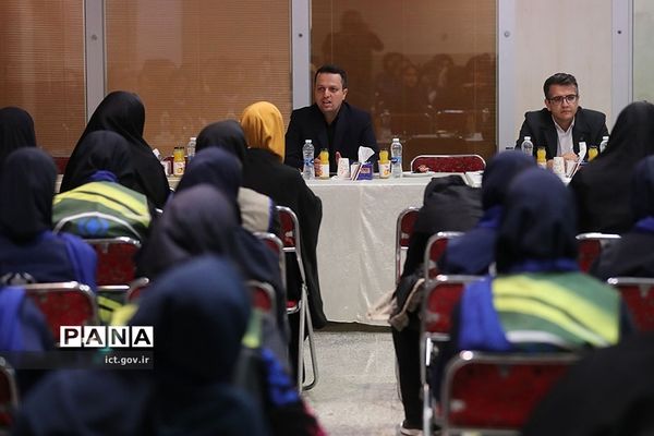 اردوی علمی راهیان پیشرفت دانش‌آموزی ‌از سازمان فضایی ایران