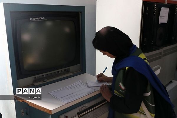 اردوی علمی راهیان پیشرفت دانش‌آموزی ‌از سازمان فضایی ایران