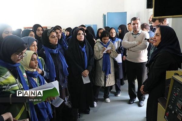 اردوی علمی راهیان پیشرفت دانش‌آموزی ‌از سازمان فضایی ایران