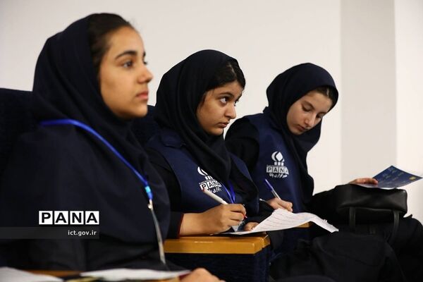 اردوی علمی راهیان پیشرفت دانش‌آموزی ‌از سازمان فضایی ایران
